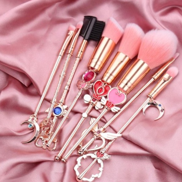 Kawaii Other - Kawaii Sailor Moon 8 pc Makeup Brush Set plus Bag NWT
